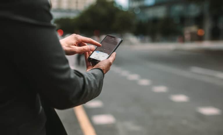 How Insurance Policies Cover Passengers vs. Drivers in a Rideshare Accident